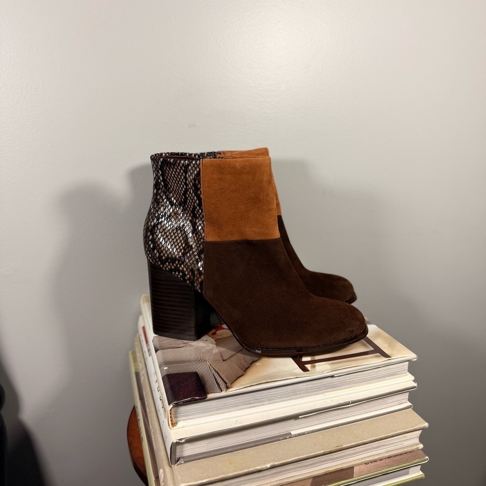 Very Volatile Size 8 Brown/Tan Leather/Fabric Women’s Ankle Boots